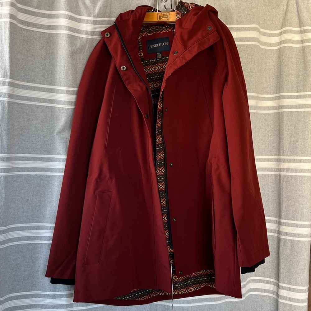 NWT Pendleton Womens Dark Orange Rain Jacket with Iconic Patterned Lining